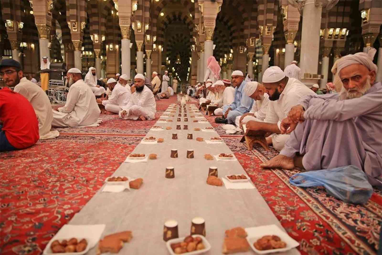 عودة سُفر إفطار الصائمين في المسجد النبوي