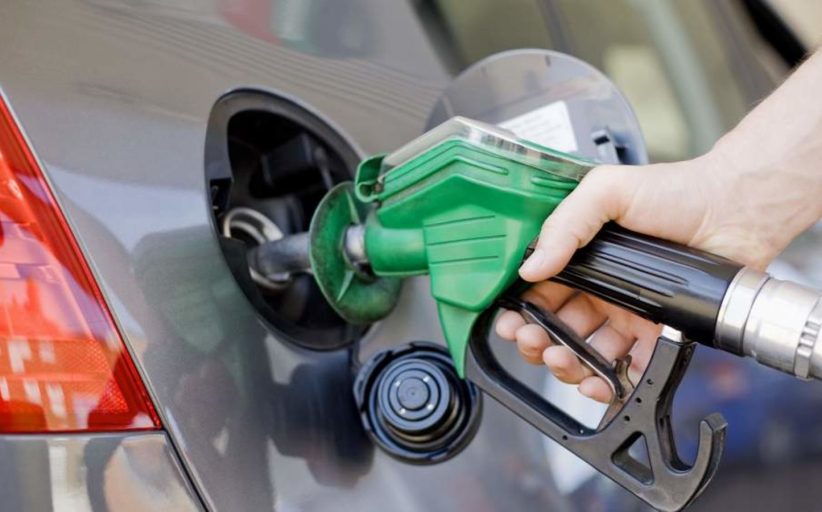 انخفاض أسعار الوقود خلال شهر أكتوبر في الإمارات 