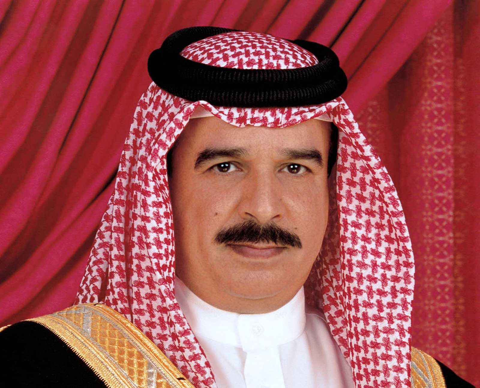 ودَّعه رئيس الدولة.. ملك البحرين يغادر البلاد