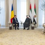 رئيس الدولة ورئيس وزراء رومانيا يبحثان علاقات البلدين ويشهدان إعلان مذكرات تفاهم