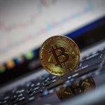 البيتكوين تواصل تحطيم الأرقام القياسية متجاوزة 121400 دولار