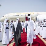 رئيس الدولة يصل الدوحة في زيارة أخوية .. وأمير قطر في مقدمة مستقبليه