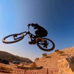 سباقا “الإندورو” و”الداون هيل” يعزّزان ريادة الفجيرة في سياحة المغامرات الجبلية