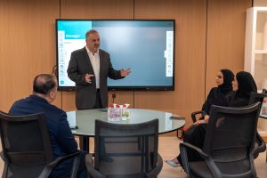 مستشفى الشرق ينظم فعالية توعوية لموظفي الموارد البشرية في حكومة الفجيرة