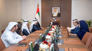 محمد الشرقي يلتقي فريق جامعة حمدان بن محمد الذكية