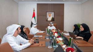 ولي عهد الفجيرة يؤكد أهمية تطوير التشريعات الداعمة للأداء الحكومي