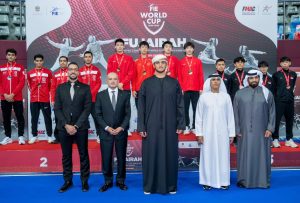 نجل ولي عهد الفجيرة يشهد ختام بطولة كأس العالم للمبارزة ويتوّج الفائزين