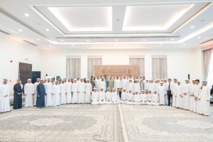 مجلس محمد بن حمد الشرقي يناقش “الأمن السيبراني للأسرة”