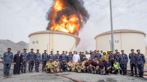 محمد الشرقي يزور منطقة الفجيرة للصناعات البترولية ويشيد بعمل الفرق الميدانية