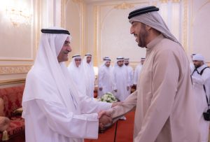 حمد الشرقي يستقبل المهنئين بشهر رمضان بحضور ولي عهد الفجيرة