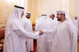 حمد الشرقي يستقبل المهنئين بشهر رمضان بحضور ولي العهد