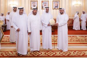 حمد الشرقي يستقبل فريق مسرح دبا للثقافة والفنون