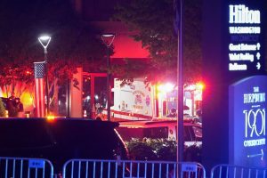 إجلاء ترامب من قاعة حفل عشاء مراسلي البيت الأبيض بسبب تهديد أمني