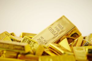 الذهب يرتفع %1 متعافياً من أدنى مستوى في أسبوع