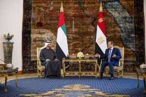 خلال زيارة أخوية إلى مصر..رئيس الدولة يبحث مع الرئيس المصري علاقات البلدين والتطورات الإقليمية