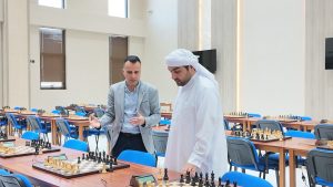 راشد الشرقي يزور نادي الفجيرة للشطرنج والثقافة