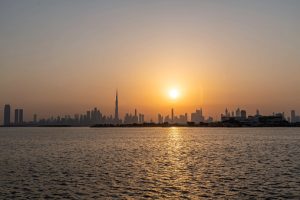 الإمارات.. طقس الغد صحو إلى غائم جزئيا