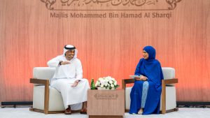 مجـلس محمد بن حمد الشرقي يُناقش البيئة المستدامة وأثـرها على جودة الحـياة