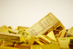 أسعار الذهب تهبط لأدنى مستوى منذ نحو أسبوعين