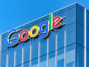 “جوجل” تضيف قدرات صوتية ذكية إلى 3 من تطبيقاتها