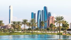 ظهور سحب شرقاً وجنوباً قد تكون ركامية بعد الظهر غداً